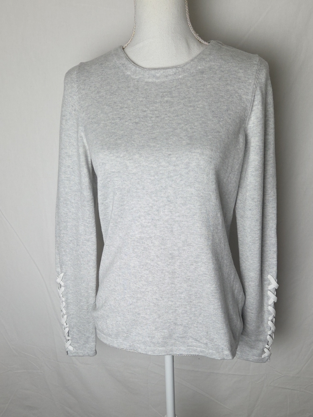 J. McLaughlin Gray Long-Sleeve Crewneck Top with Sleeve Braiding Women's Small